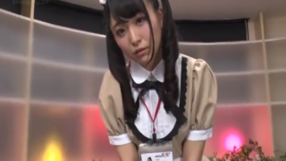 e63d16d2 3ae7 4766 b8fa f1b26a7f67f2 320x180 - 【加藤ももか】最年少宣伝部の童顔美少女女子社員が初めてに挑戦します