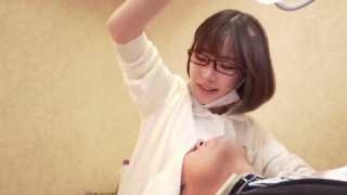 Screenshot 2020 03 26 8724695 320x180 - 【深田えいみ】歯の治療に来ておっぱい圧迫される