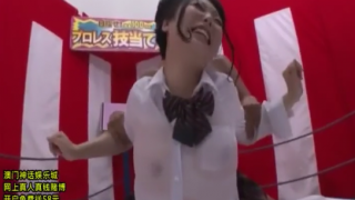 Screenshot 2020 04 17 shueport 320x180 - プロレス技を正しくかけれないとパンチラ必至で技をかけられる