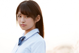 K市にある学校一の美少女 渚みつきAVデビュー 300x203 - 【渚みつき】色白スレンダー貧乳美少女　学校のアイドル　デビュー作