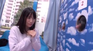 マジックミラー号 彼女さん！彼氏のチ○ポはど～れだ？当てられなけりゃ NTR 1 300x167 - 【富田優衣】MM　どれが彼氏のかわかるかな　残念ハズレでNTRセックス