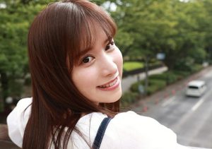 100桁言えます！」ノリよし！笑顔よし！将来先生かAV女優かお悩み 300x211 - 【森玲奈】巨乳JD　エッチ賢い理学生　将来の夢は学校の先生　デビュー作