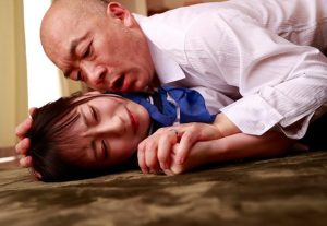 七沢みあ 300x207 - 【七沢みあ】再婚相手の連れ子をレイプする義父　JKが悔しい快楽を覚えていく