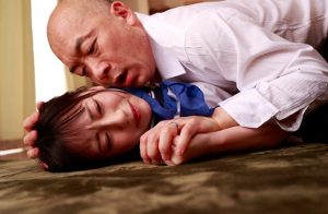 七沢みあ 1 300x196 - 【七沢みあ】再婚相手の連れ子をレイプする義父　禁断の支配性交