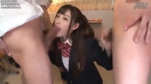 橋本ありな 300x167 - 【橋本ありな】学校一の美少女が両手にチンポで嬉しそうな表情　教師も生徒もフェラしちゃう