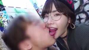 拘束され身動き出来ず、いきなり連射＆男潮で犯●れちゃったボク 300x168 - 【深田えいみ】M男クンを逆ナン　はじめましての乳首責め