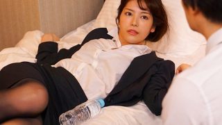 NTR 絶倫の上司に一晩中何度もイカされ続けた女子社員 楓カレン 320x180 - 【楓カレン】相部屋　お前のことずっと狙ってたから　部長が欲望を剥き出しに