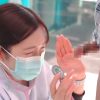 「絶倫ち○ぽ診察してくれませんか？」勃起が収まらなくて困っている男性をあの手この手で優しく導く白衣の天使たち3名収録4 100x100 - 【雫月心桜・浅海なな・夢乃陽菜】絶倫チンポにうっとりなナース