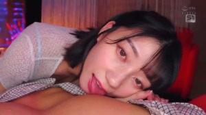 3 300x168 - 【瀬戸環奈】眺めて揉んで　究極ボディでお客さんを癒す